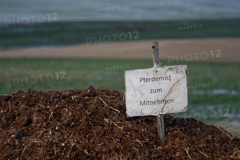Horse manure pile, horse manure, fertiliser, Swabian-Franconian Forest nature park Park, Kocher Valley, Kocher, Schwäbisch Hall, Hohenlohe, Heilbronn-Franconia, Baden-Württemberg, Germany, Europe