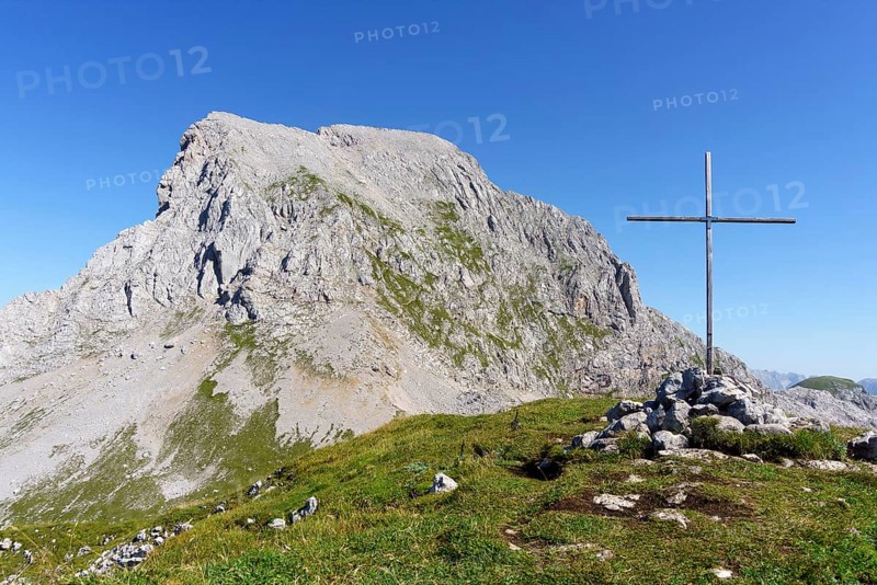 Großer Hundstod with summit cross of Kleiner Hundstod, Weißbach bei Lofer, Steinernes Meer, Berchtesgaden Alps, Salzburger Land, Austria, Bavaria, Germany, Europe