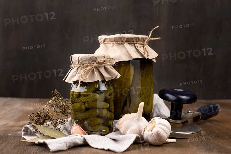 Pickle jars arrangement