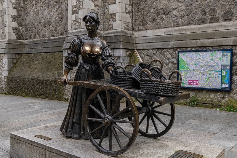 Monument to Molly Malone, Dublin, Ireland, Europe