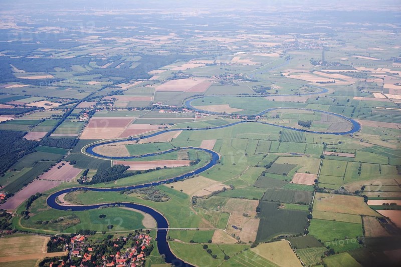 Aller, west of Rethem, with the villages of Eilte, Bosse and Frankenfeld, Lower Saxony, Allerschleife, Germany, Europe