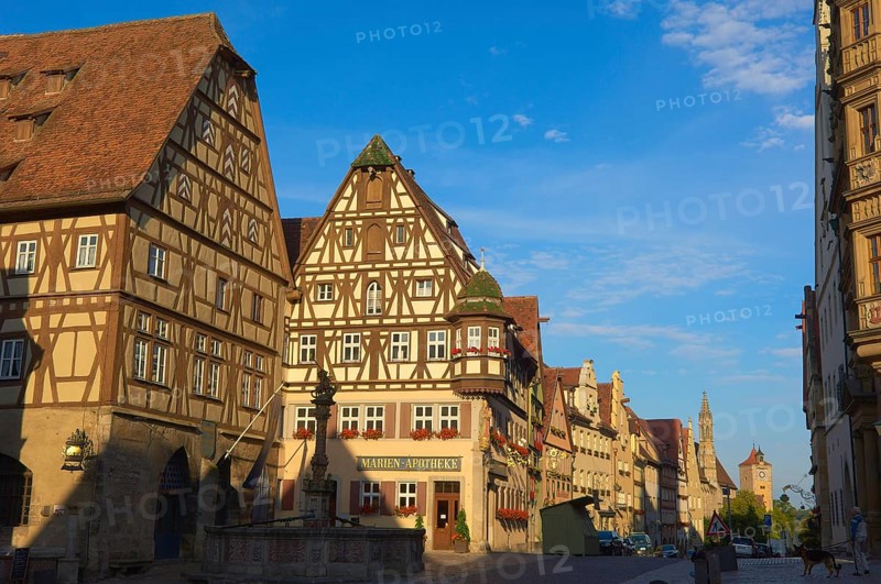 Half-timbered houses, market square, Rothenburg ob der Tauber, Romantic Road, Franconia, Bavaria, Germany, Europe