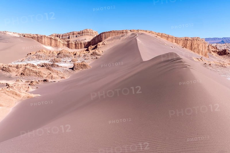 View of the Duna Mayor dune, in the Valle de la Luna, San Pedro de Atacama, San Pedro de Atacama, Región de Antofagasta, Chile, South America