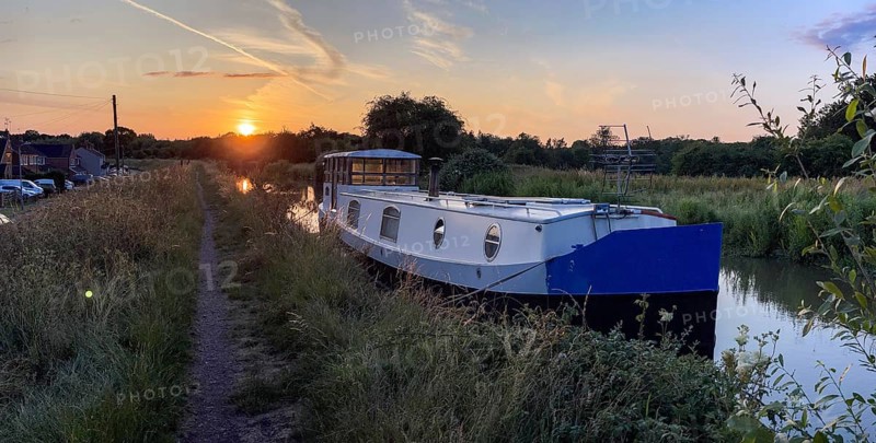 Sunset and Houseboat, North Oxford Canal, Coventry, England, United Kingdom, Europe