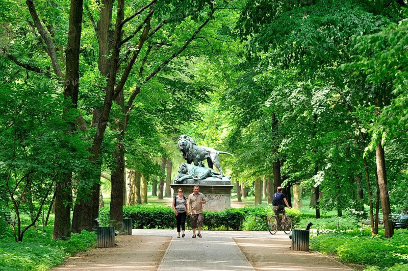 Ahornsteig, Park, Tiergarten, Berlin, Germany, Lion sculpture, Europe