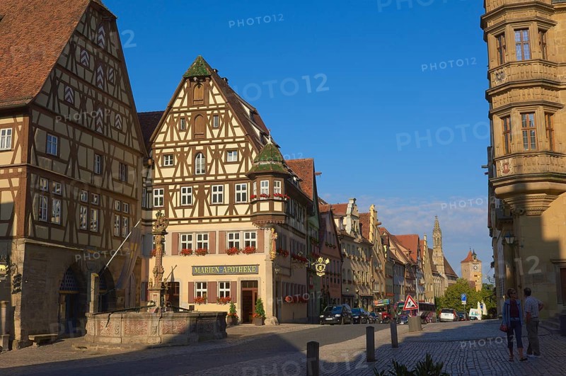 Half-timbered houses, market square, Rothenburg ob der Tauber, Romantic Road, Franconia, Bavaria, Germany, Europe