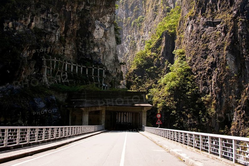 Bridge, Taroko Gorge, Taroko Gorge National Park, near Hualien, Taroko National Park, Taiwan, Asia