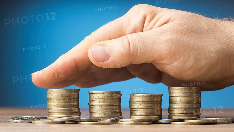 Finances arrangement with bunch coins