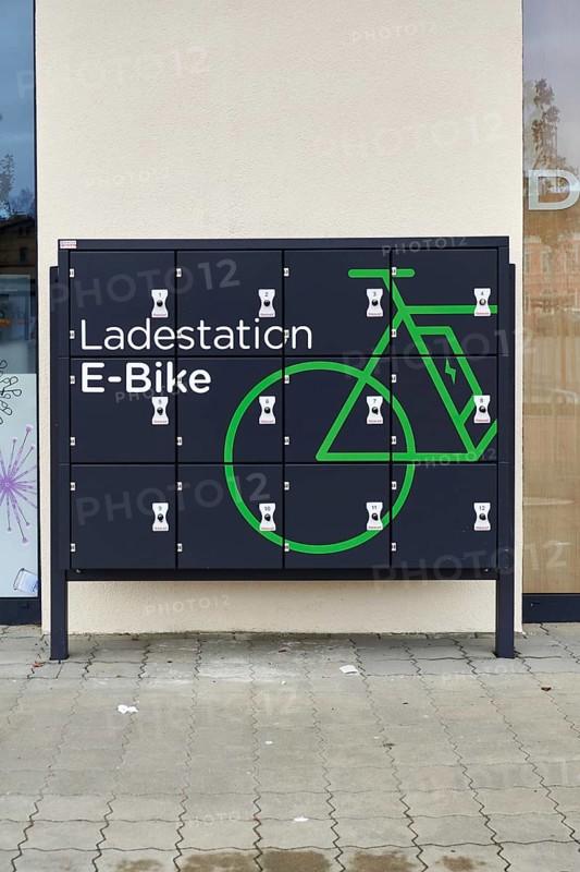 E-bike charging station