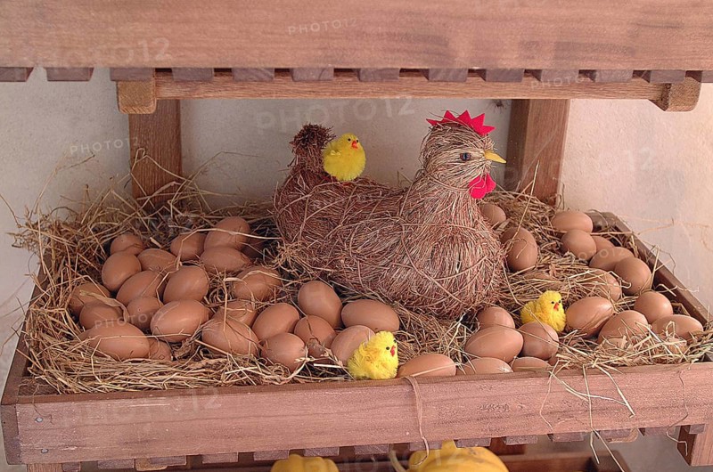 EASTER DECORATION WITH HEN, CHICK AND EGGS