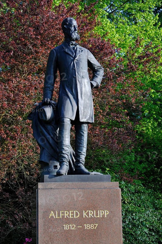 Alfred Krupp Monument, Villa Hügel, Essen-Bredeney, North Rhine-Westphalia, Germany, Europe