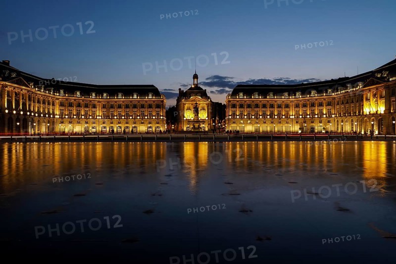 Miroir d'Eau at Place de la Bourse in Bordeaux