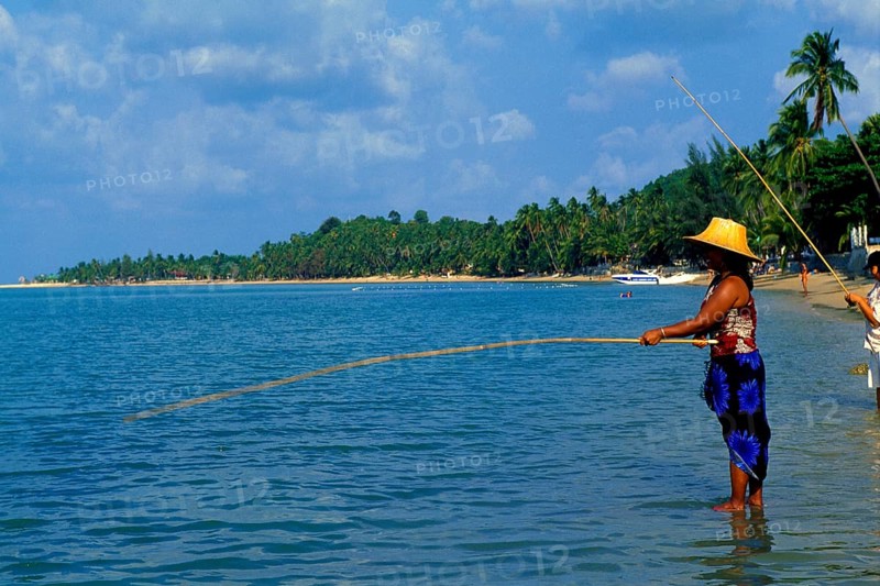 Fishing on Mae Nam beach, Ko Samui, Thailand, Asia