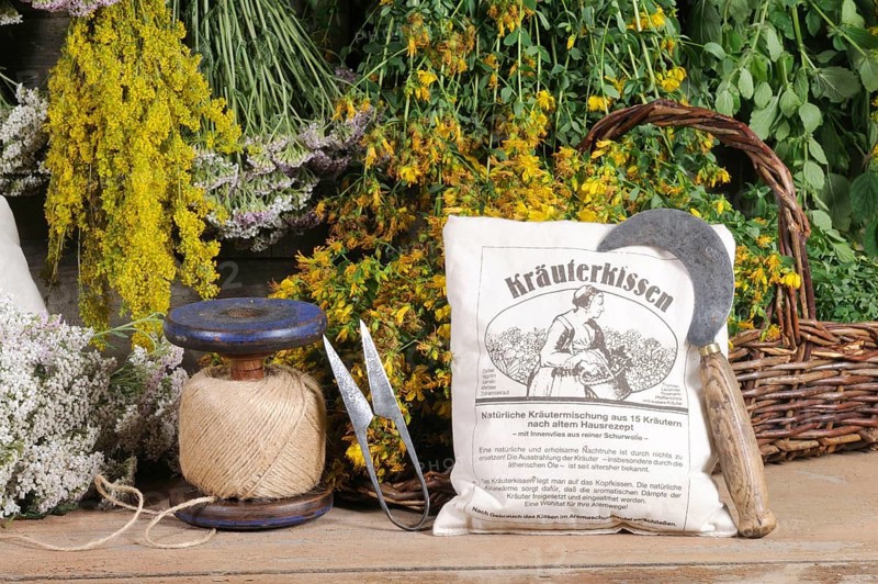 Herbal pillows and herbs hung to dry, St. John's wort, yarrow, mint, lemon balm, bedstraw (Hypericum perforatum) (Achillea millefolium) (Galium verum), herbal pillows