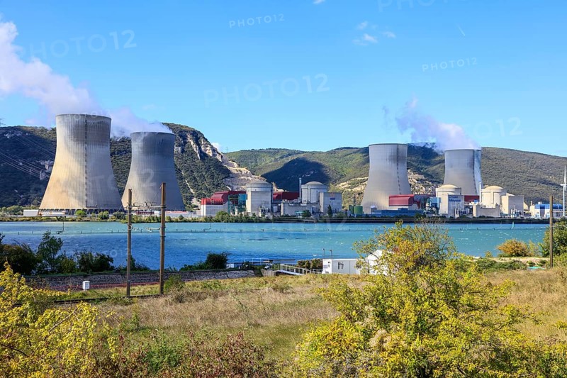 Nuclear power plant centrale nucleaire de Cruas-Meysse on the western bank of the Rhone between Valence and Montelimar, Ardeche department, Auvergne-Rhone-Alpes region, France, Europe