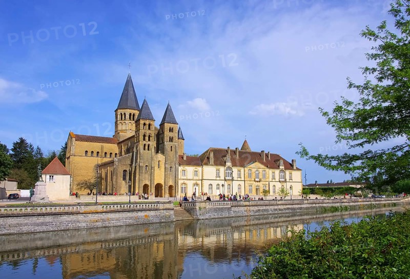 Paray le Monial Sacre Coeur 09