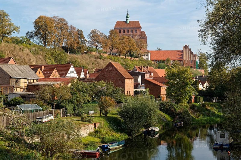 Havelberg Cathedral of Saint Mary, including residential buildings, in the Hanseatic town of Havelberg in the Altmark region. Havelberg, Saxony-Anhalt, Germany, Europe