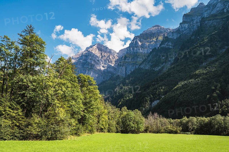 Mountain landscape in the Klöntal valley with the Glärnisch group, up to 2915 metres high, Canton Glarus, Switzerland, Europe