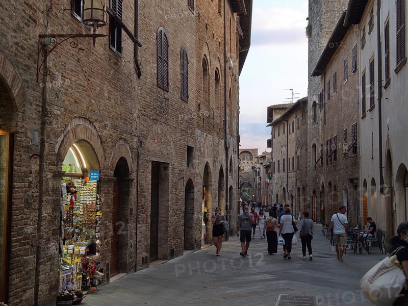 San Gimignano is a small Italian town in Tuscany with a medieval centre. San Gimignano is also called "Medieval Manhattan" or the "City of Towers". The town is located in the province of Siena. San Giminano, Tuscany, Italy, Europe