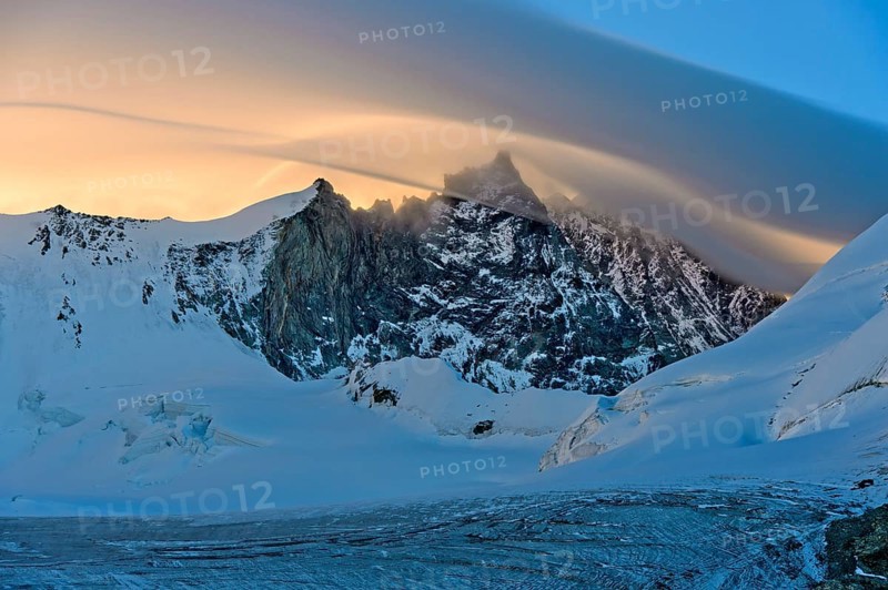 Sunrise over the Turtmangletscher, the peaks Bishorn and Weisshorn behind, Zinal, Val d'Anniviers, Valais, Switzerland, Europe