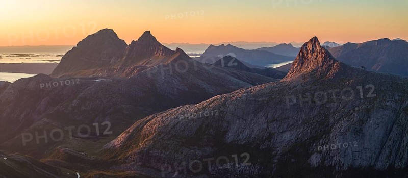 Mountains in the evening light, Helgeland coast near Jektvik, Rødøy, Nordland, Norway, Europe