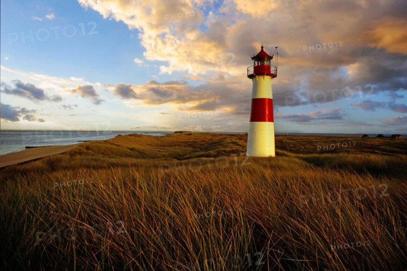 The lighthouse List Ost at the Ostellenbogen on the island of Sylt, island of Sylt, Schleswig-Holstein, Federal Republic of Germany