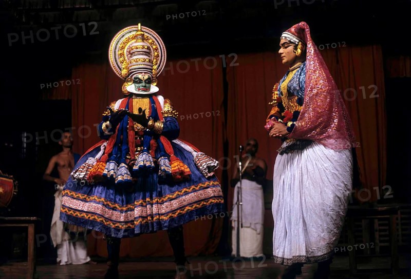 Green and Minukku character in Kathakali at Kerala Kalamandalam, classical dance of Kerala, India, Asia