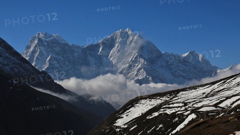 Kangtega and Thamserku, high mountains