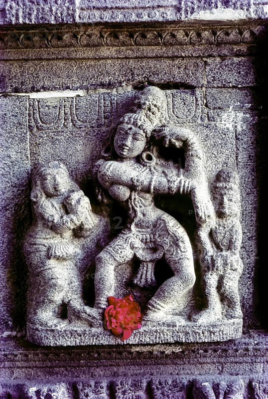 Showing the karanas on the temple walls of Thillai Nataraja temple in Chidambaram, Tamil Nadu, South India, India, Asia