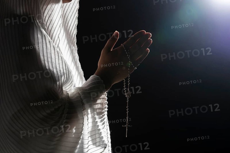 Prayer holding necklace croos full moon
