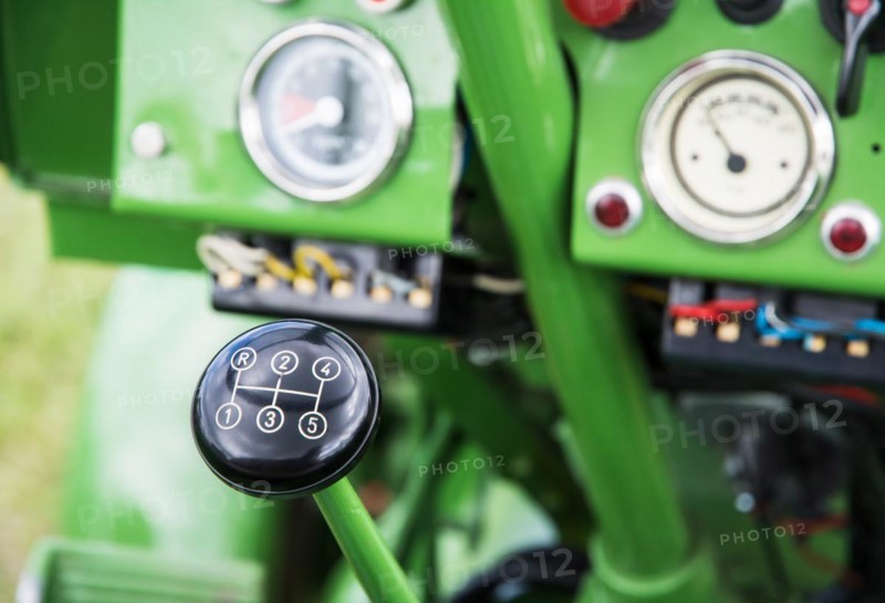 Vintage gear stick of an historic old-timer tractor