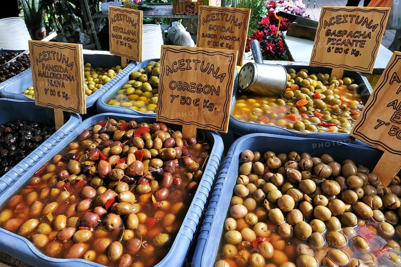 Variety of olives on display, Alcudia, Majorca (Mallorca), Balearic Islands, Spain, Europe