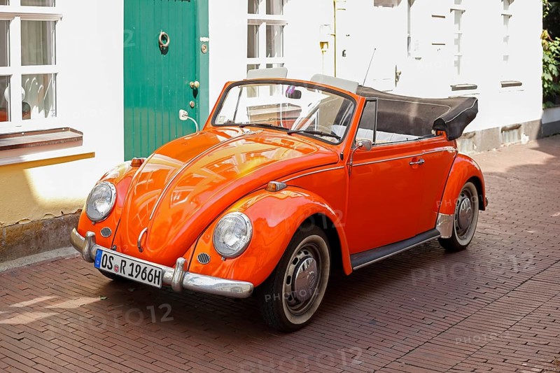 VW Beetle Convertible parked in Osnabrück Old Town, Osnabrück, Lower Saxony, Germany, Europe