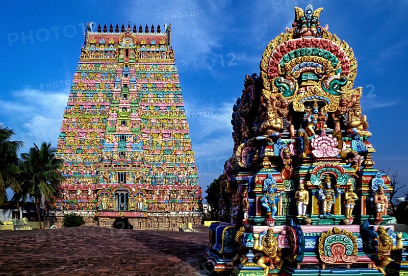 Sarangapani temple towers in Kumbakonam, Tamil Nadu, India, Asia