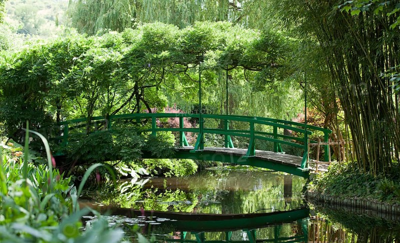 The famous bridge in the garden of the painter Claude Monet, Giverny, France, Europe