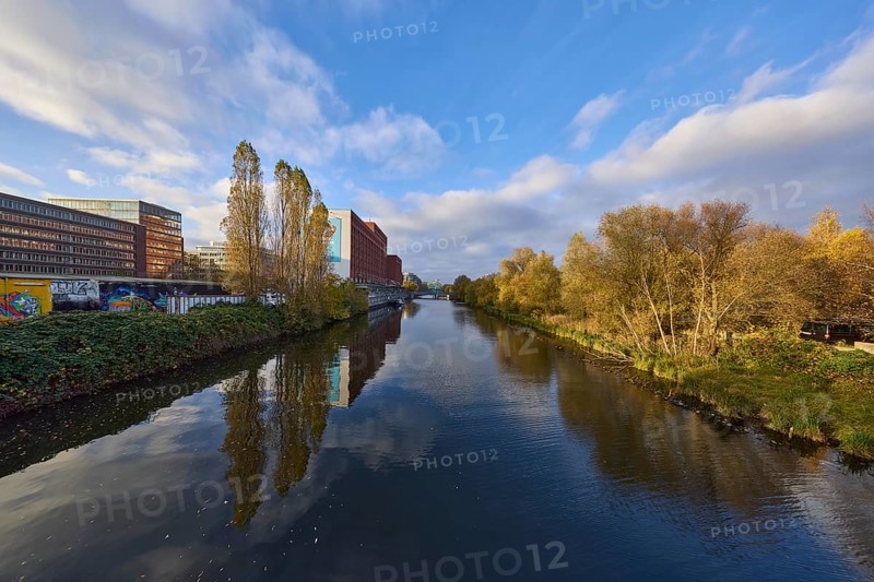 General architecture, trees, canal to the flood basin, blue sky with nimbostratus and cumulus clouds, symmetrical reflections on the water surface, Bullerdeich, Free and Hanseatic City of Hamburg, Hanseatic city, independent city, federal state of Hamburg, Germany, Europe