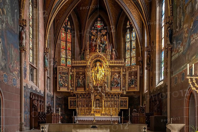 Altar of the Villingen Minster Cathedral of Our Lady, Villingen-Schwenningen, Black Forest, Baden-Württemberg, Germany, Europe