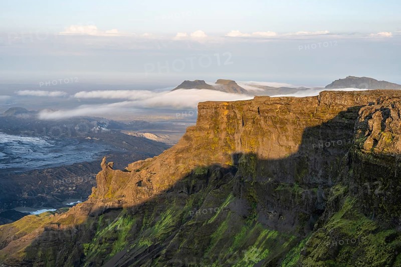 Cliff in the evening light, Impressive landscape with mountains and glaciers, Huldujökull and Kötlujökull glacier tongues, Myrdalsjökull glacier, Pakgil, Iceland, Europe