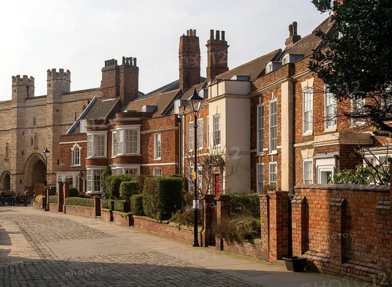 Georgian architecture of houses in Minster Yard of Lincoln cathedral, city of Lincoln, Lincolnshire, England, UK
