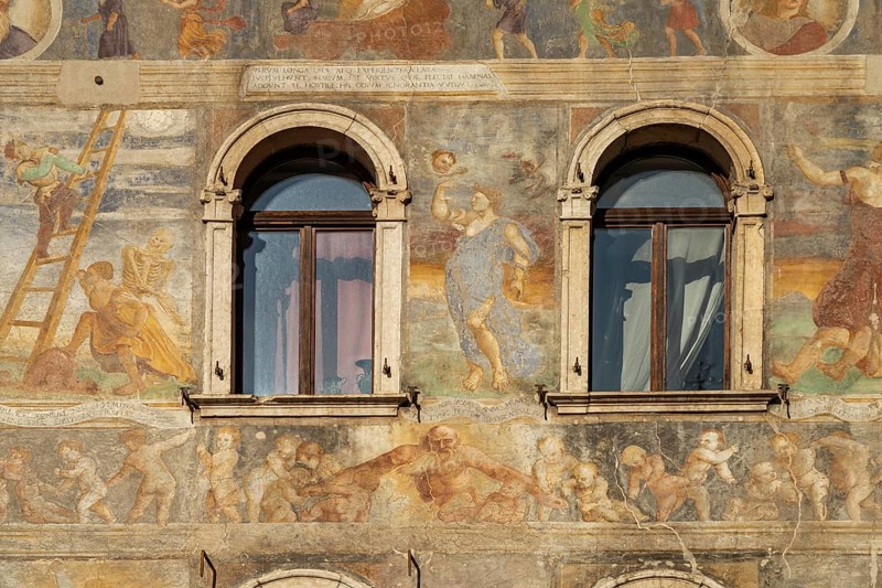 The painted façade of the Case Cazuffi Rella houses on Piazza del Duomo in Trento, Trentino, Italy, Europe