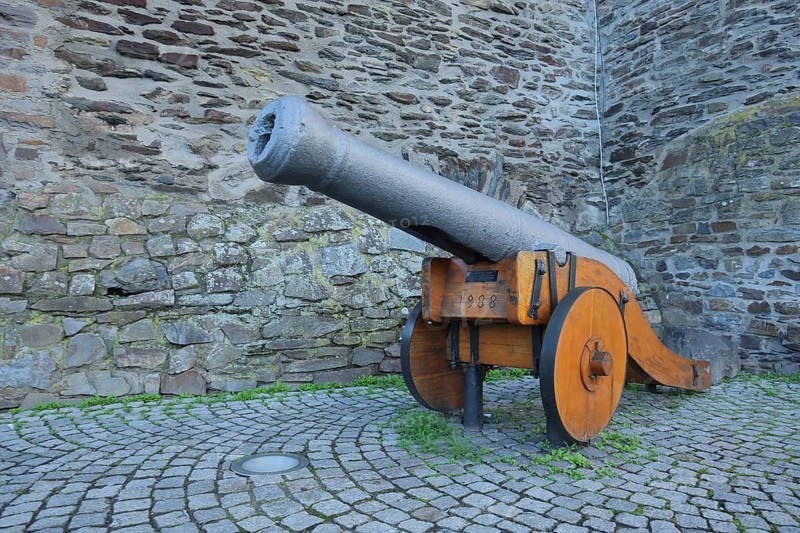 Reconstruction of a historical canon at the Helmswart Tower, Andernach, Rhineland-Palatinate, Upper Middle Rhine Valley, Germany, Europe