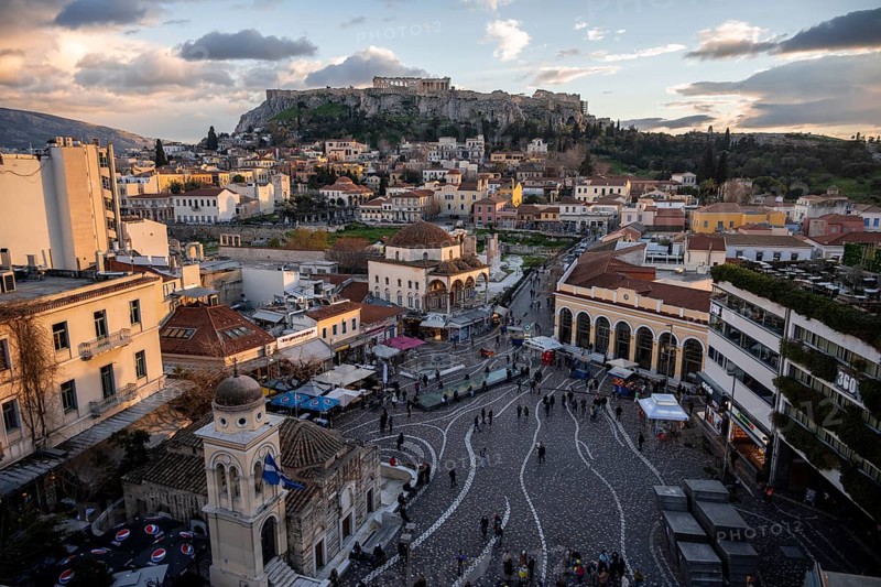 View over the old town of Athens, with Panagia Pantanassa Church, Tzisdarakis Mosque and Acropolis, Monastiraki Square, in the evening light, Athens, Attica, Greece, Europe