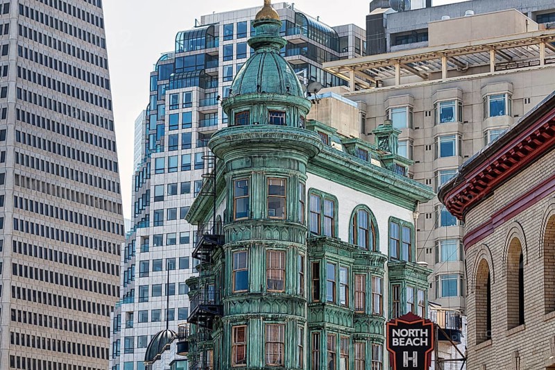 Columbus Tower, Sentinel Building, Francis Ford Coppola Building, Flatiron style, copper green, North Beach district, Columbus Avenue, San Francisco, California, USA, North America