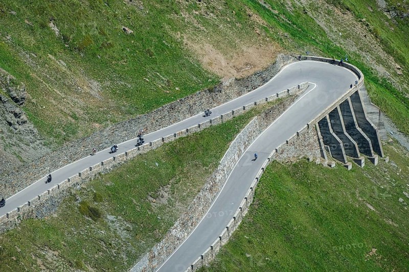 Stilfserjoch, Vinchgau, South Tyrol, Italy, Stilfser Joch pass road, the ascent over the tight bends, the narrow hairpin bends is a popular destination for cyclists, motorcyclists and motorists, Europe