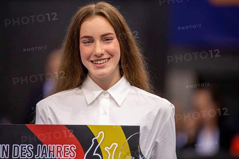 EnBW DTB-Pokal Stuttgart 2025, Mixed Cup***Darja Varfolomeev, Olympic champion in rhythmic gymnastics in Paris 2024, is honoured as Gymnast of the Year 2024