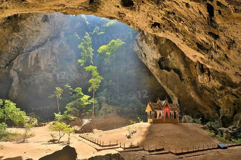 Phraya Nakhon Cave, Hua Hin, Prachuap Khiri Khan Province, Thailand, Asia