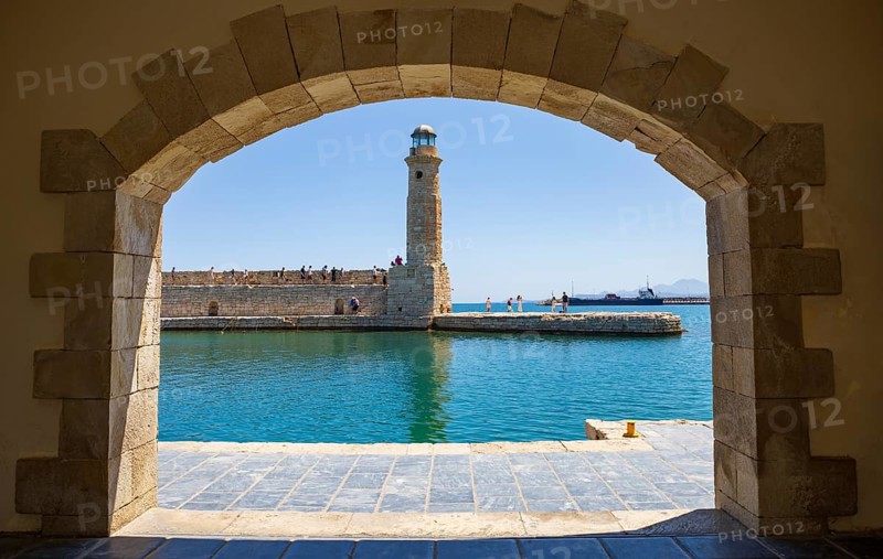 Lighthouse at the old Venetian harbour, Rethymno, Crete, Greece, Europe