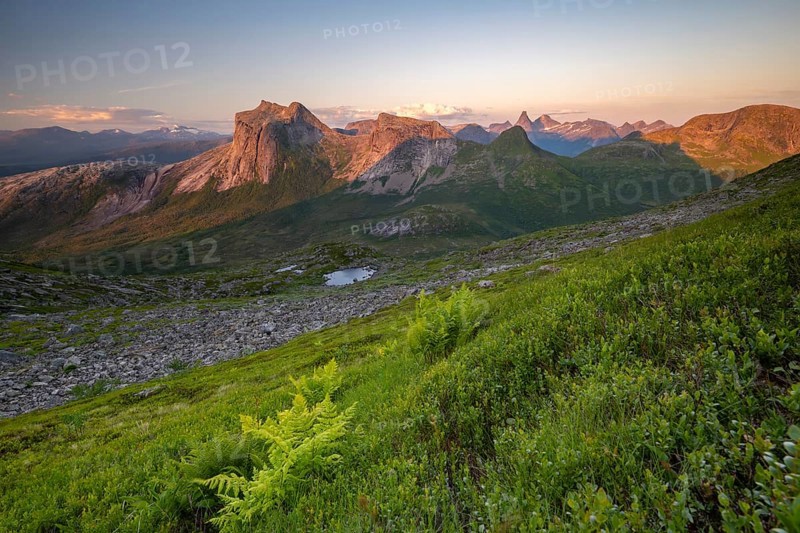 Mountains at the Efjord at sunset, near Narvik, Tysfjord, Ofoten, Norway, Europe