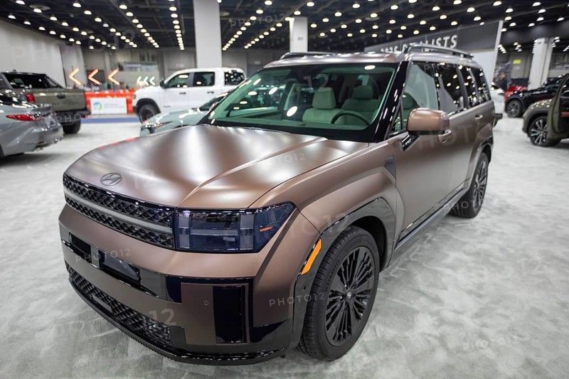 Detroit, Michigan USA - 15 January 2025 - The Hundai Santa Fe hybrid at the 2025 Detroit Auto Show