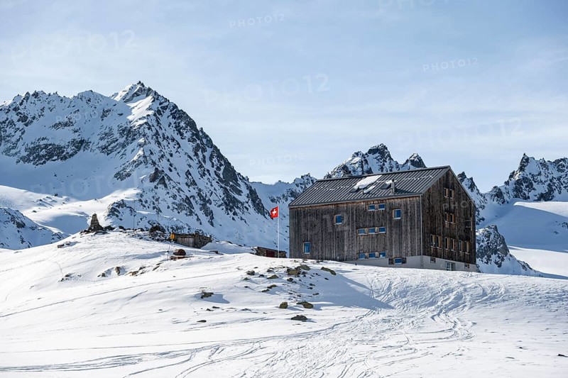 Kesch Hut, SAC Alpine Club hut in winter, Albula Alps, Graubünden, Switzerland, Europe
